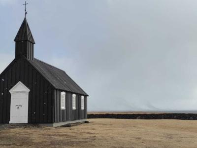  Islanda, la Chiesa Nera di Budir